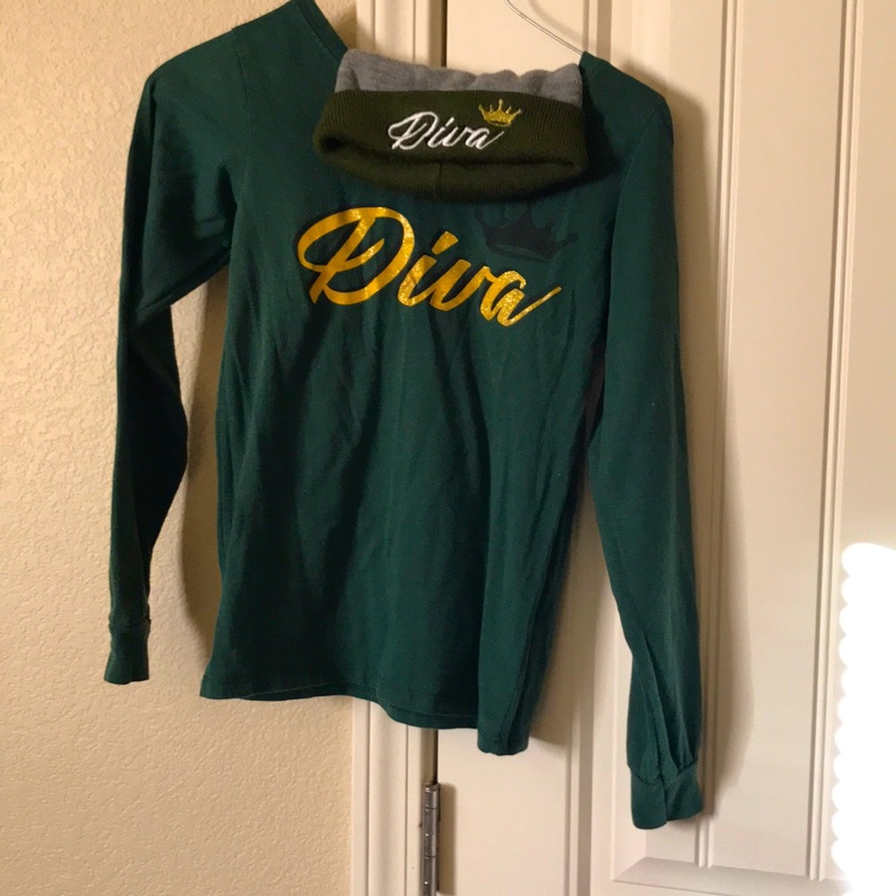 Diva printed long sleeve & cap To match